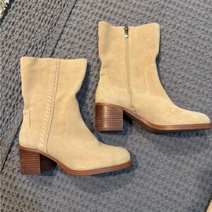 Vince Camuto Zelcinna suede leather Boots